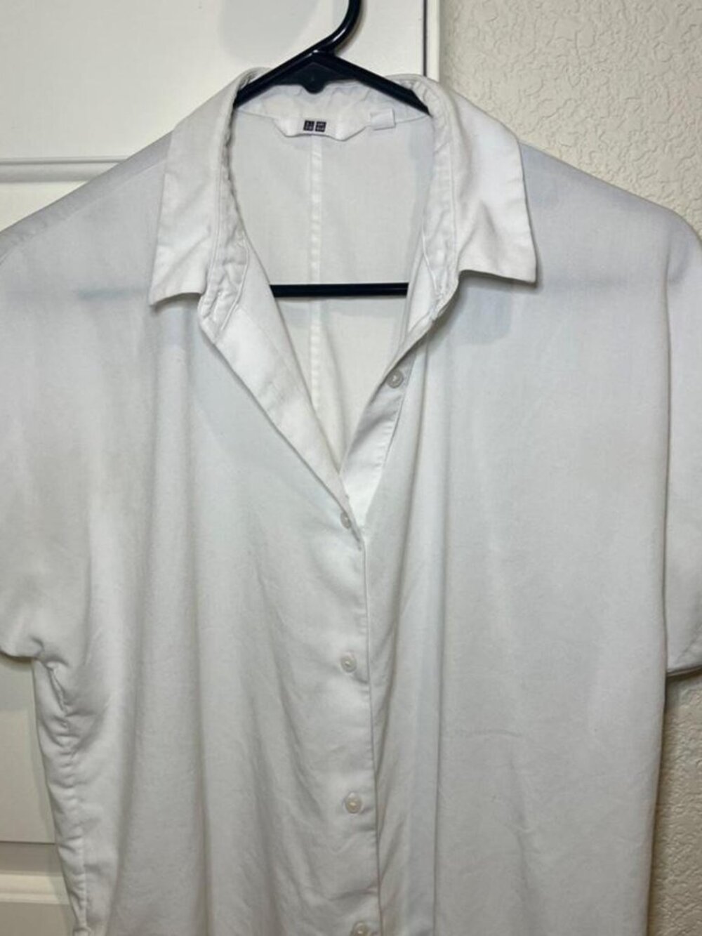 UNIQLO White Short Sleeve Button Down Shirt Relaxed Minimalist Blouse